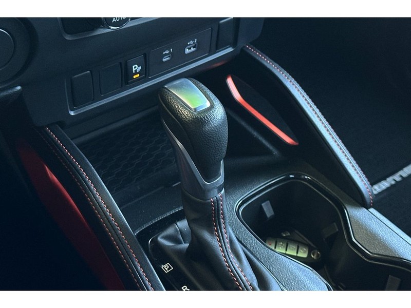 Nissan Frontier Vehicle Full-screen Gallery Image 23