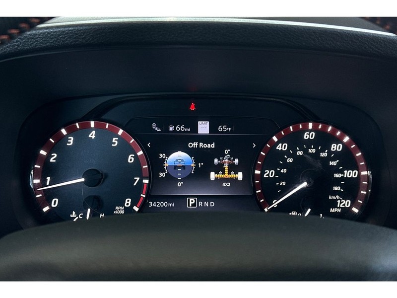 Nissan Frontier Vehicle Full-screen Gallery Image 28