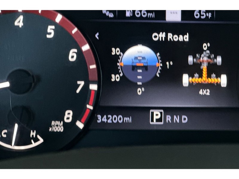 Nissan Frontier Vehicle Full-screen Gallery Image 29