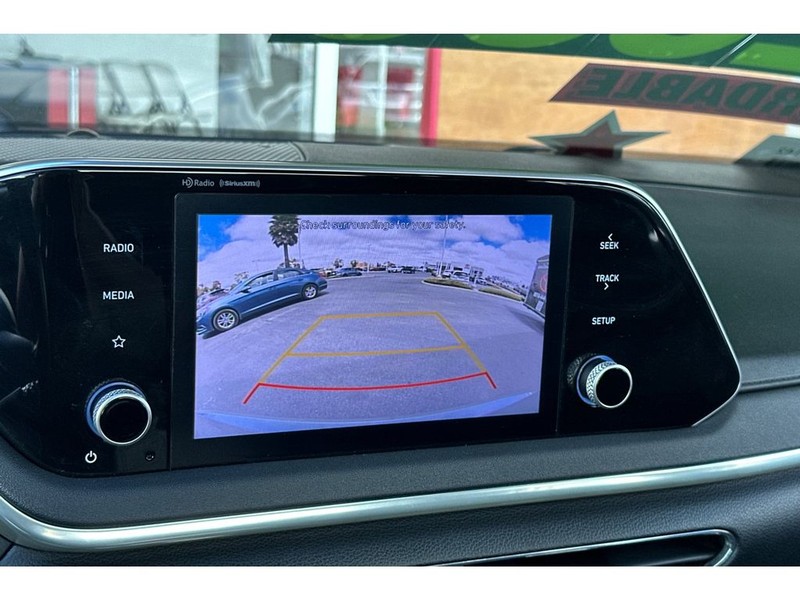 Hyundai Sonata Vehicle Full-screen Gallery Image 21