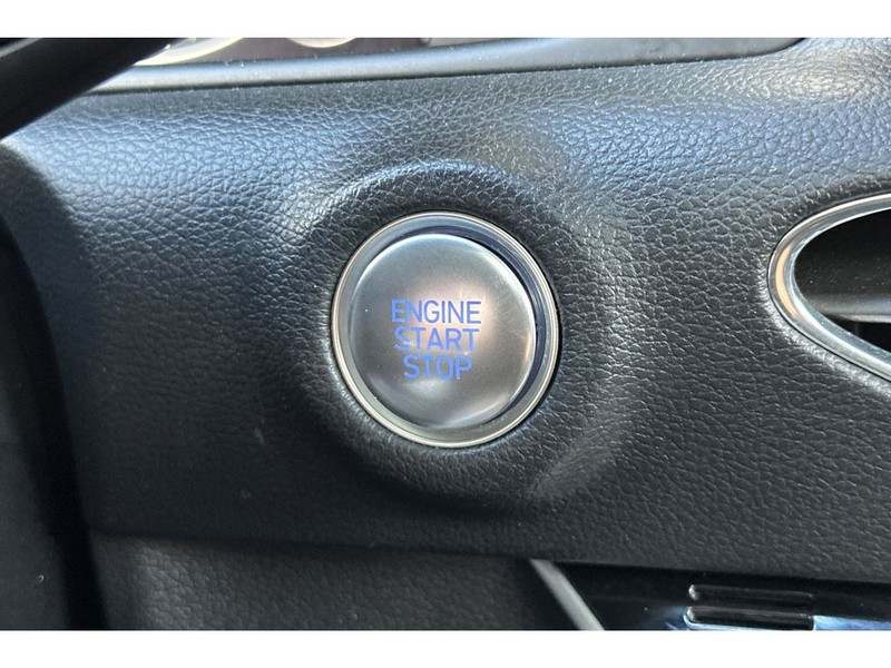 Hyundai Sonata Vehicle Full-screen Gallery Image 24
