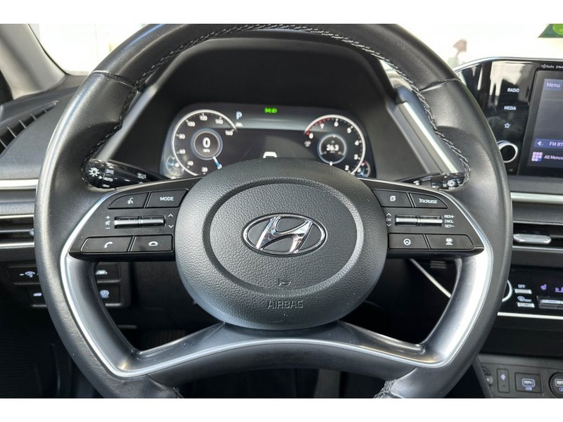 Hyundai Sonata Vehicle Full-screen Gallery Image 25