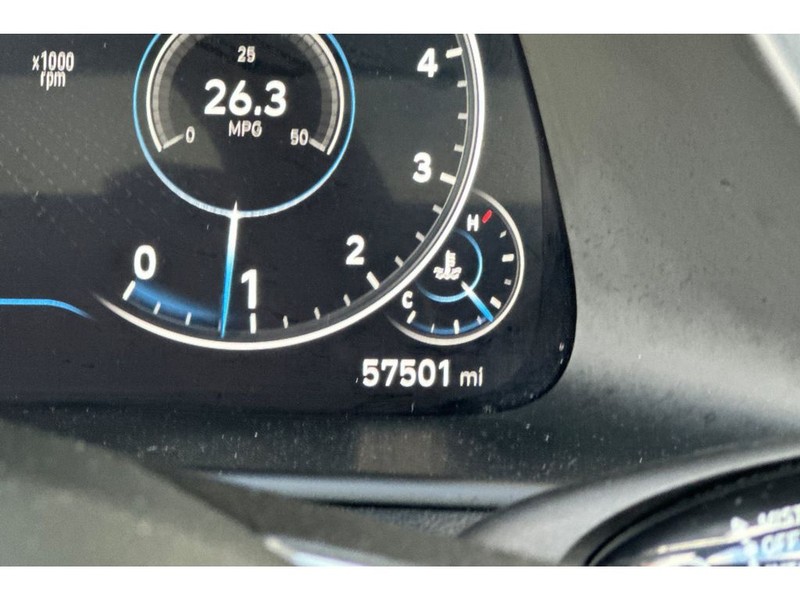 Hyundai Sonata Vehicle Full-screen Gallery Image 29