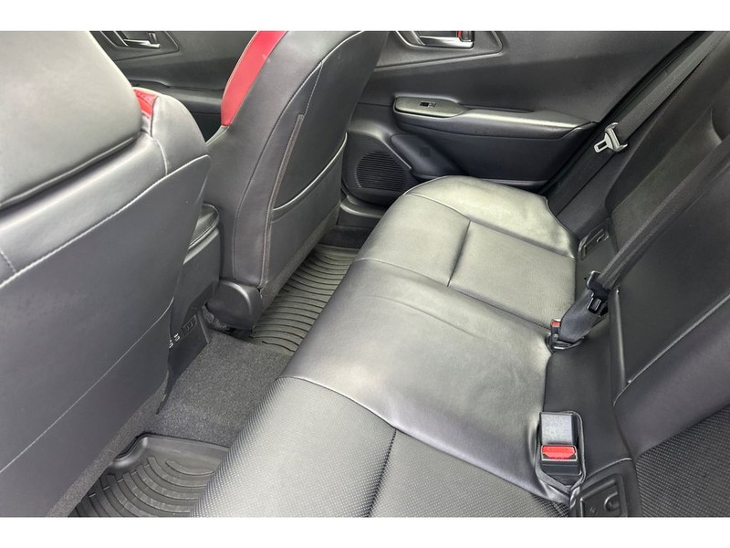 Toyota Prius Prime Vehicle Full-screen Gallery Image 13