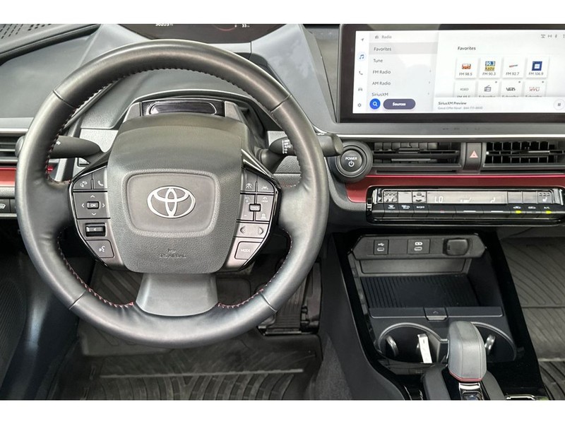 Toyota Prius Prime Vehicle Full-screen Gallery Image 15