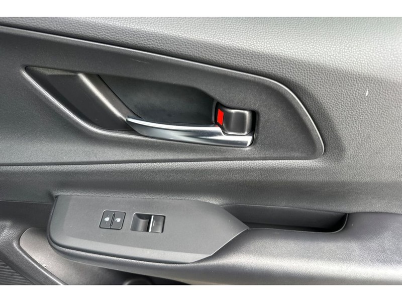 Toyota Prius Prime Vehicle Full-screen Gallery Image 19
