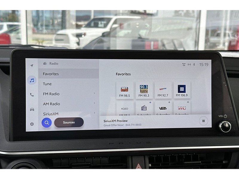 Toyota Prius Prime Vehicle Full-screen Gallery Image 20