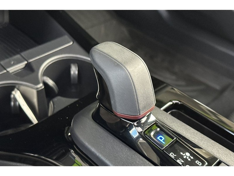 Toyota Prius Prime Vehicle Full-screen Gallery Image 23