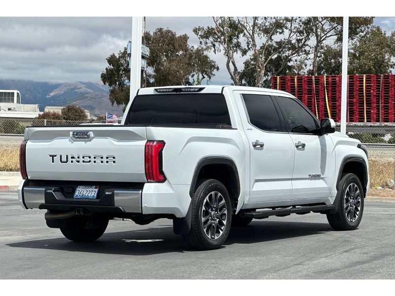 Toyota Tundra Vehicle Full-screen Gallery Image 04