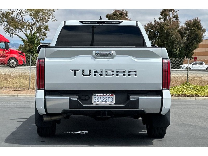 Toyota Tundra Vehicle Full-screen Gallery Image 05