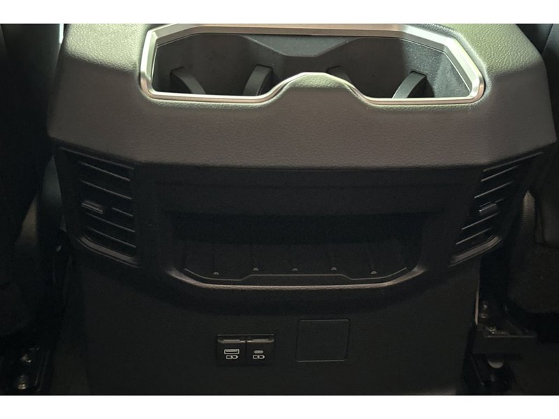 Toyota Tundra Vehicle Full-screen Gallery Image 14