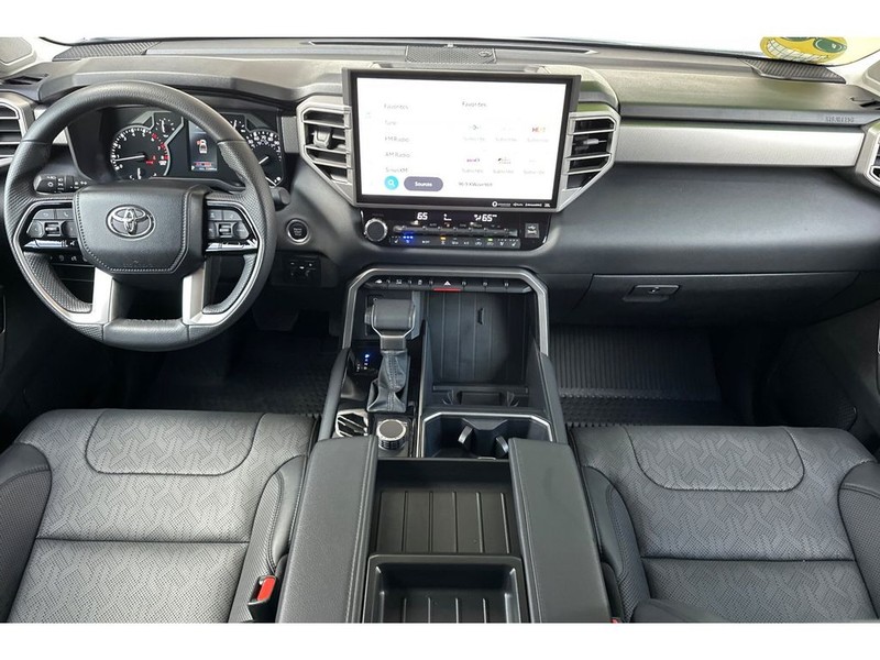 Toyota Tundra Vehicle Full-screen Gallery Image 15