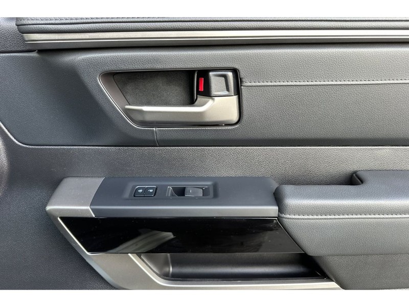 Toyota Tundra Vehicle Full-screen Gallery Image 19