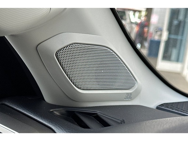 Toyota Tundra Vehicle Full-screen Gallery Image 20