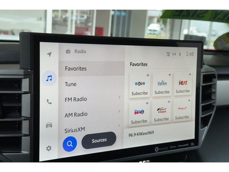 Toyota Tundra Vehicle Full-screen Gallery Image 21