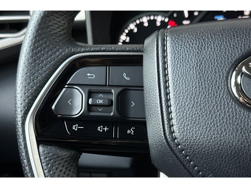 Toyota Tundra Vehicle Full-screen Gallery Image 27