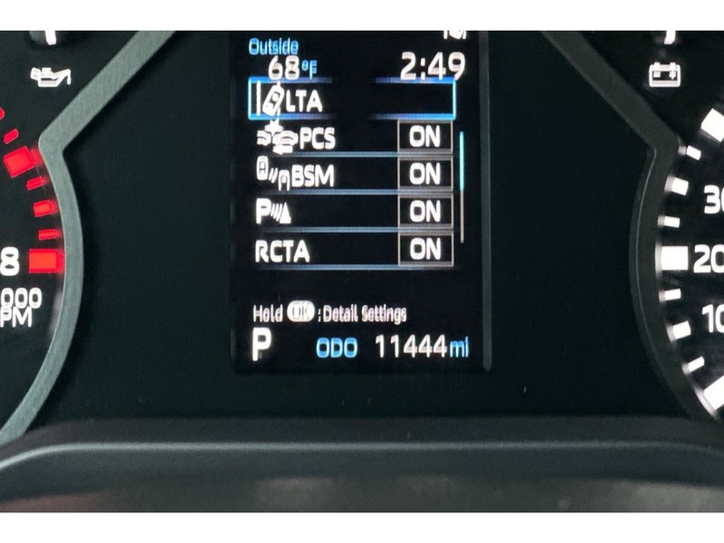 Toyota Tundra Vehicle Full-screen Gallery Image 30