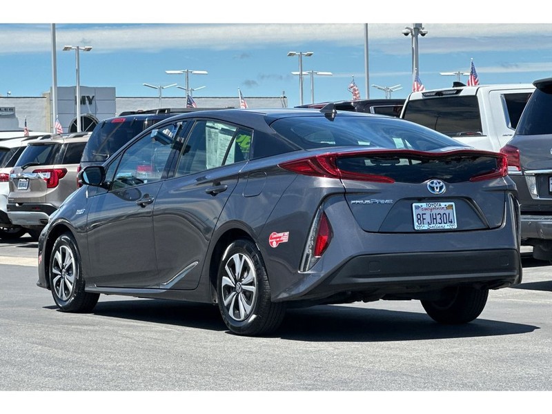 Toyota Prius Prime Vehicle Full-screen Gallery Image 06