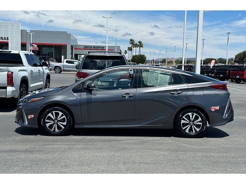 Toyota Prius Prime Vehicle Full-screen Gallery Image 07