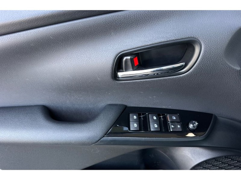 Toyota Prius Prime Vehicle Full-screen Gallery Image 11
