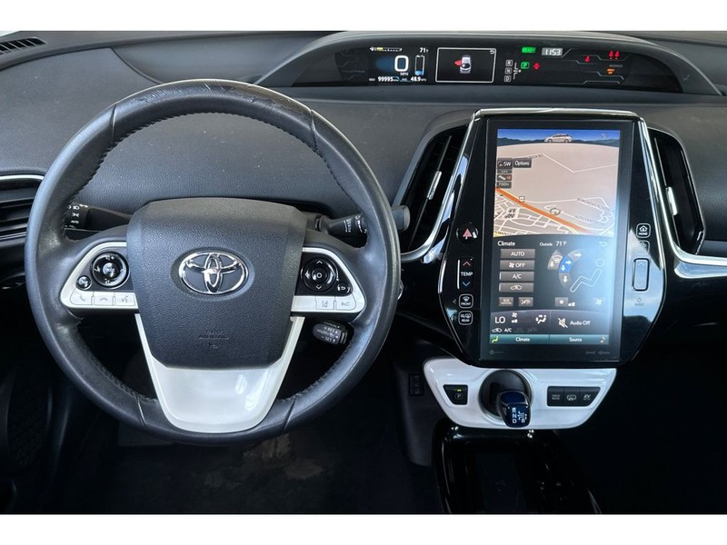 Toyota Prius Prime Vehicle Full-screen Gallery Image 15