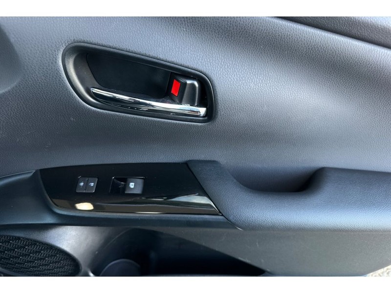 Toyota Prius Prime Vehicle Full-screen Gallery Image 19