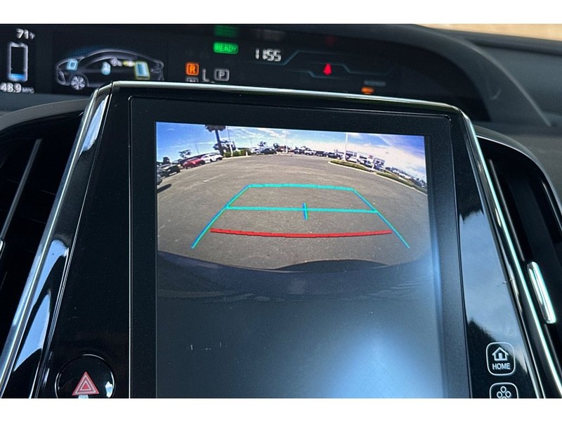 Toyota Prius Prime Vehicle Full-screen Gallery Image 22