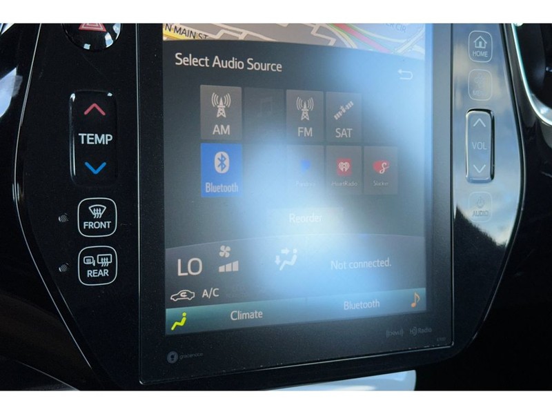Toyota Prius Prime Vehicle Full-screen Gallery Image 23