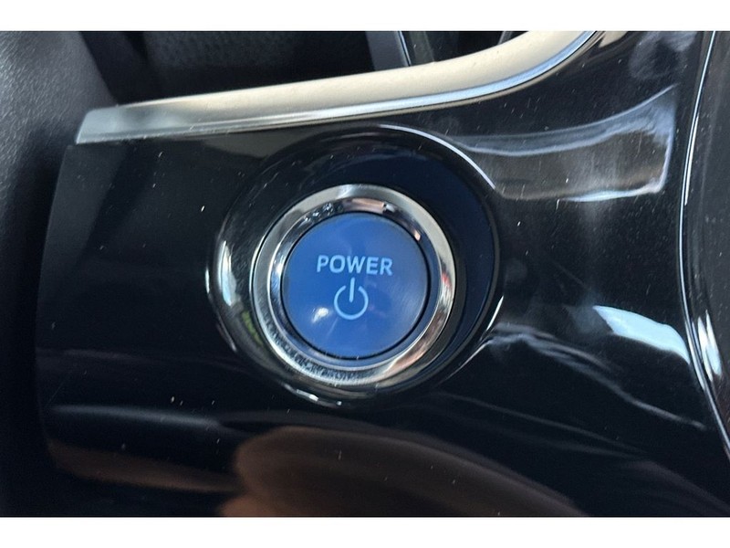 Toyota Prius Prime Vehicle Full-screen Gallery Image 25