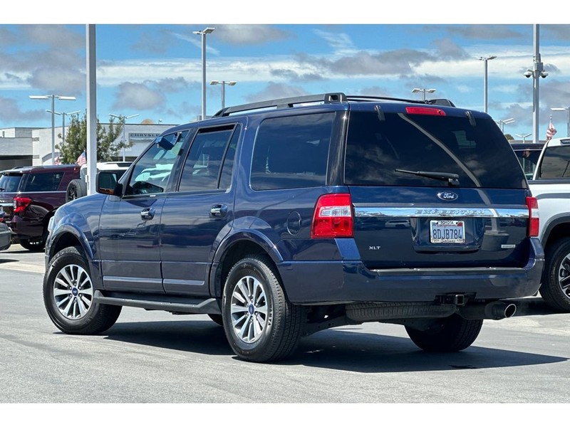 Ford Expedition Vehicle Full-screen Gallery Image 06