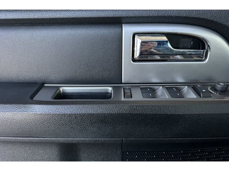 Ford Expedition Vehicle Full-screen Gallery Image 11