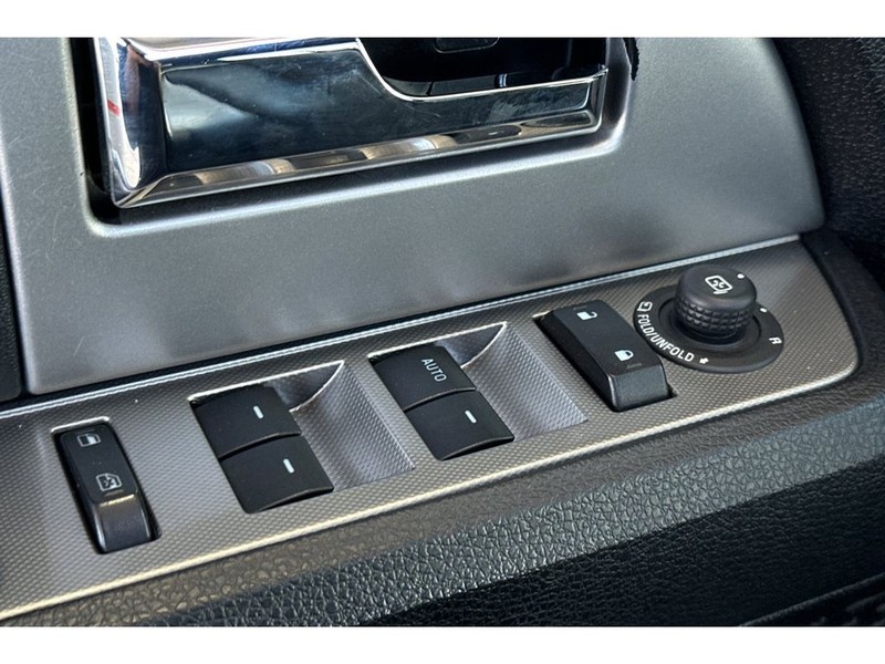 Ford Expedition Vehicle Full-screen Gallery Image 12