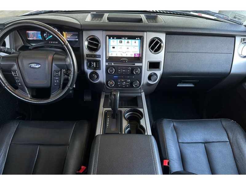 Ford Expedition Vehicle Full-screen Gallery Image 15