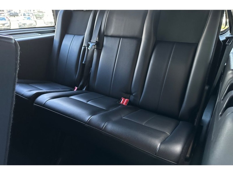 Ford Expedition Vehicle Full-screen Gallery Image 17
