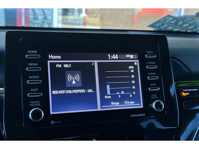 Toyota Camry Vehicle Full-screen Gallery Image 19