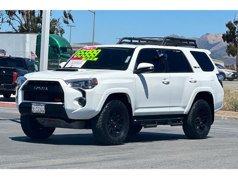 Toyota 4Runner Vehicle Full-screen Gallery Image 08