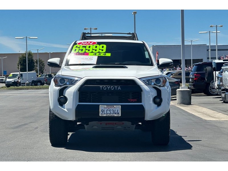 Toyota 4Runner Vehicle Full-screen Gallery Image 09
