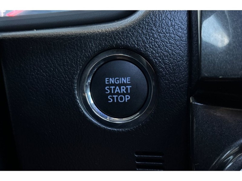 Toyota 4Runner Vehicle Full-screen Gallery Image 26