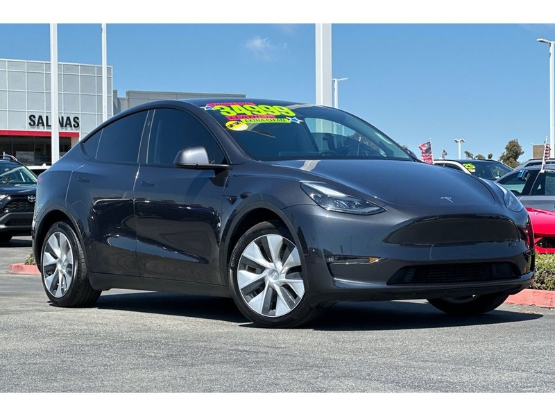 Tesla Model Y Vehicle Full-screen Gallery Image 02