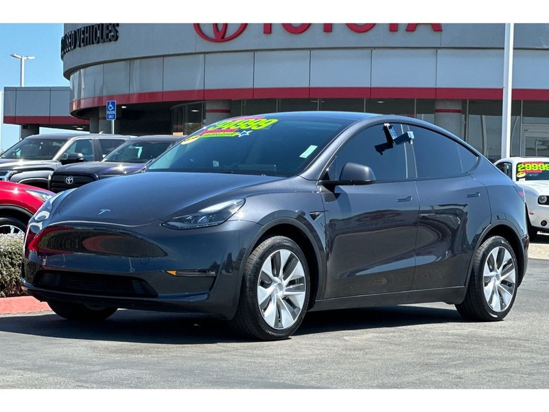 Tesla Model Y Vehicle Full-screen Gallery Image 08