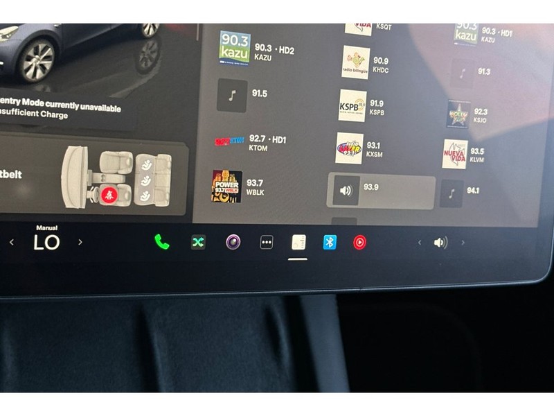 Tesla Model Y Vehicle Full-screen Gallery Image 24