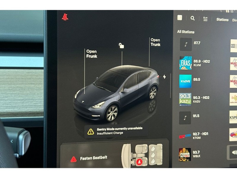 Tesla Model Y Vehicle Full-screen Gallery Image 29
