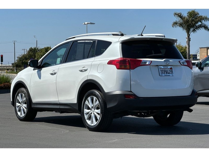 Toyota RAV4 Vehicle Full-screen Gallery Image 06