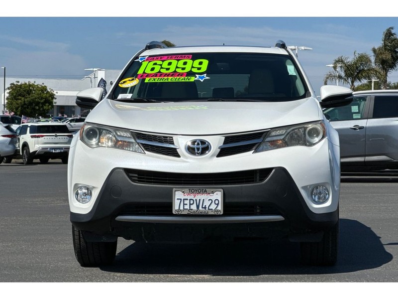 Toyota RAV4 Vehicle Full-screen Gallery Image 09