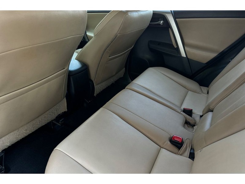 Toyota RAV4 Vehicle Full-screen Gallery Image 13