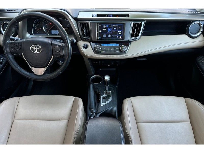 Toyota RAV4 Vehicle Full-screen Gallery Image 14