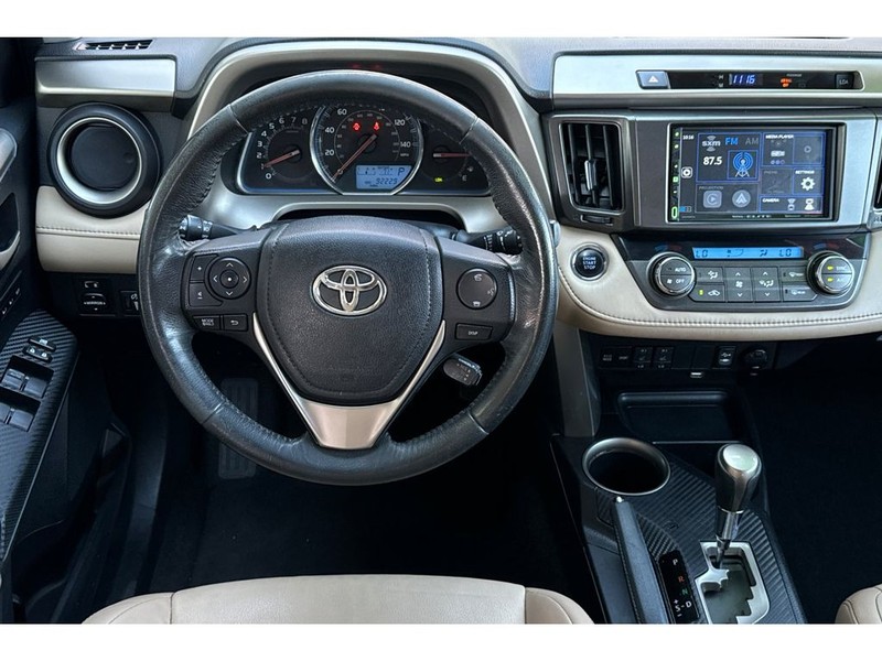 Toyota RAV4 Vehicle Full-screen Gallery Image 15