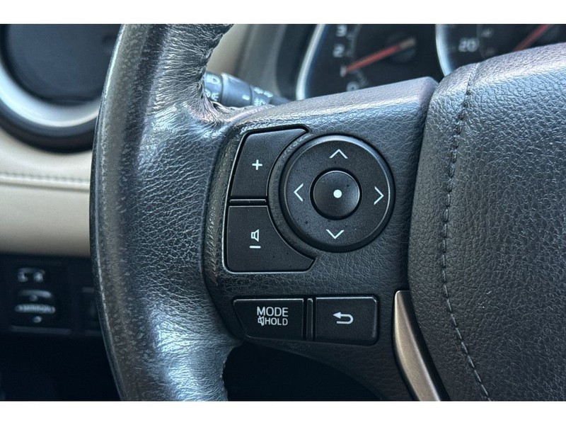 Toyota RAV4 Vehicle Full-screen Gallery Image 24