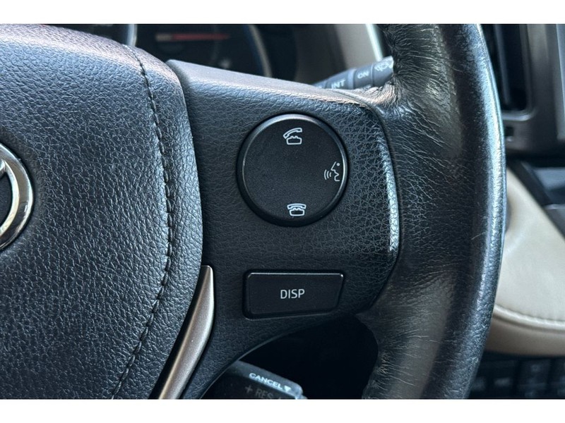 Toyota RAV4 Vehicle Full-screen Gallery Image 25