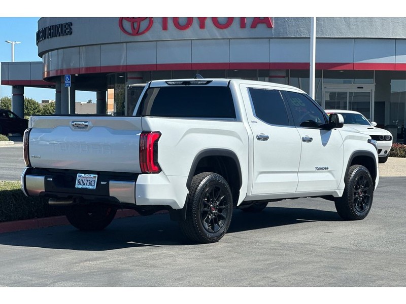 Toyota Tundra Vehicle Full-screen Gallery Image 04